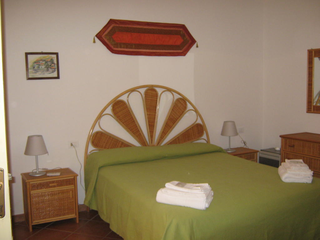 Albergo Seaside Leni Quarto foto