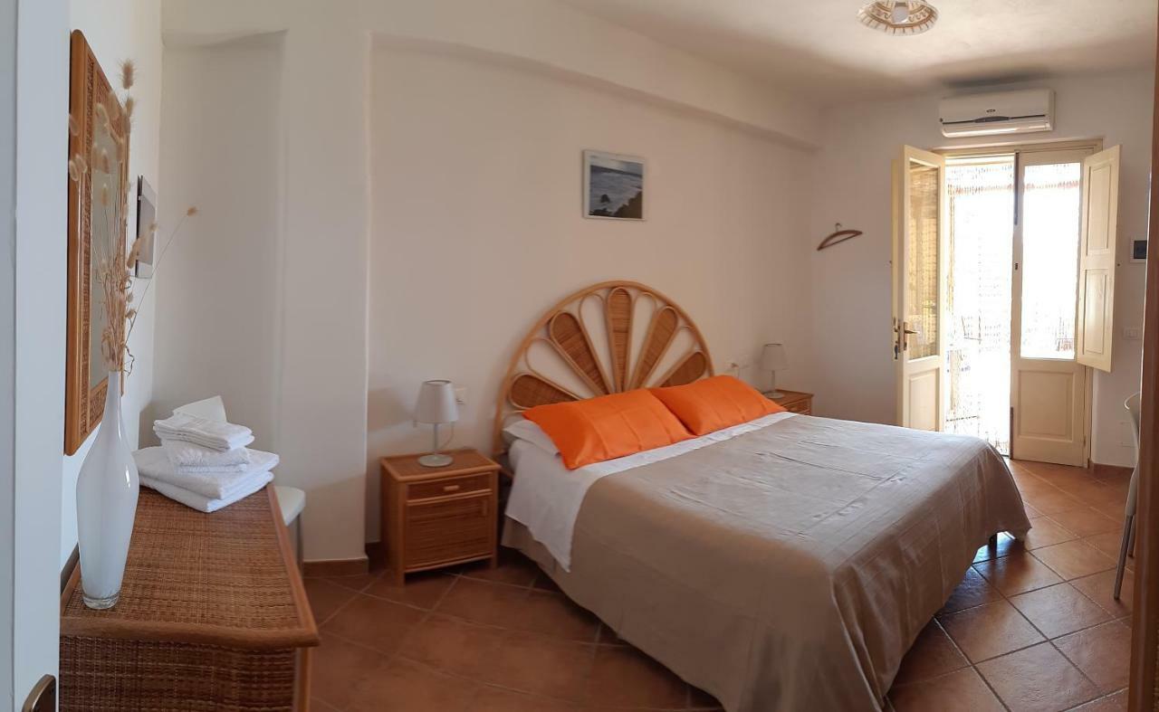 Albergo Seaside Leni Exterior foto